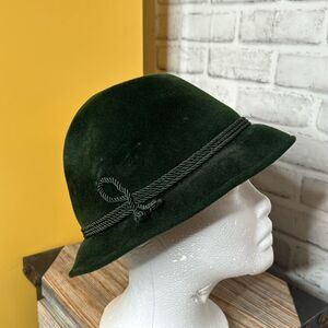 Oktoberfest 2026!  Bavarian Shop Women's small Golimbeck Hat